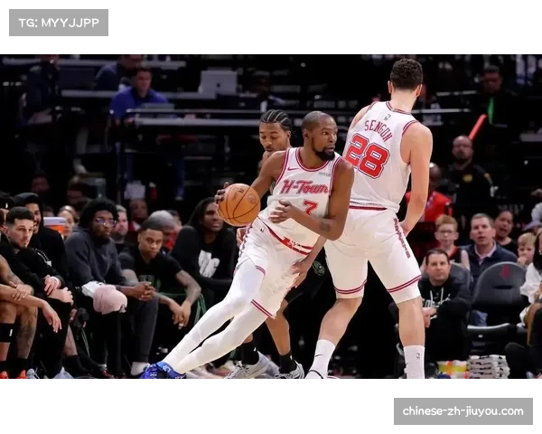 火箭残阵客场逆转雷霆展现团队深度与防守韧性